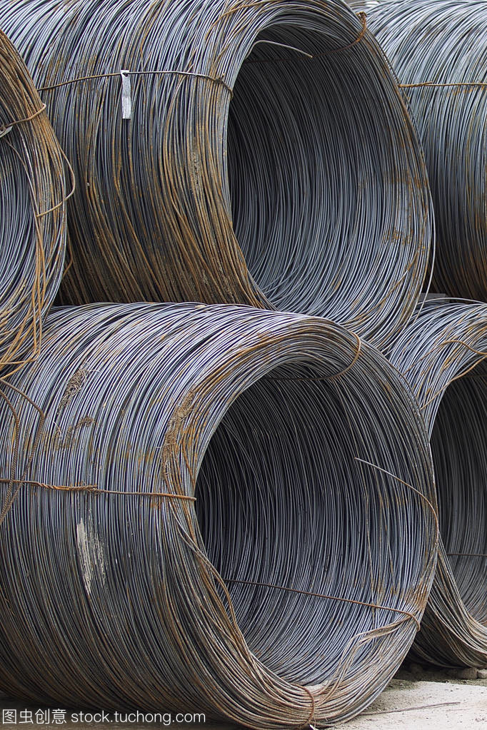 薄金属加固伤口 海湾金属制品仓库的创新应用与安全考量